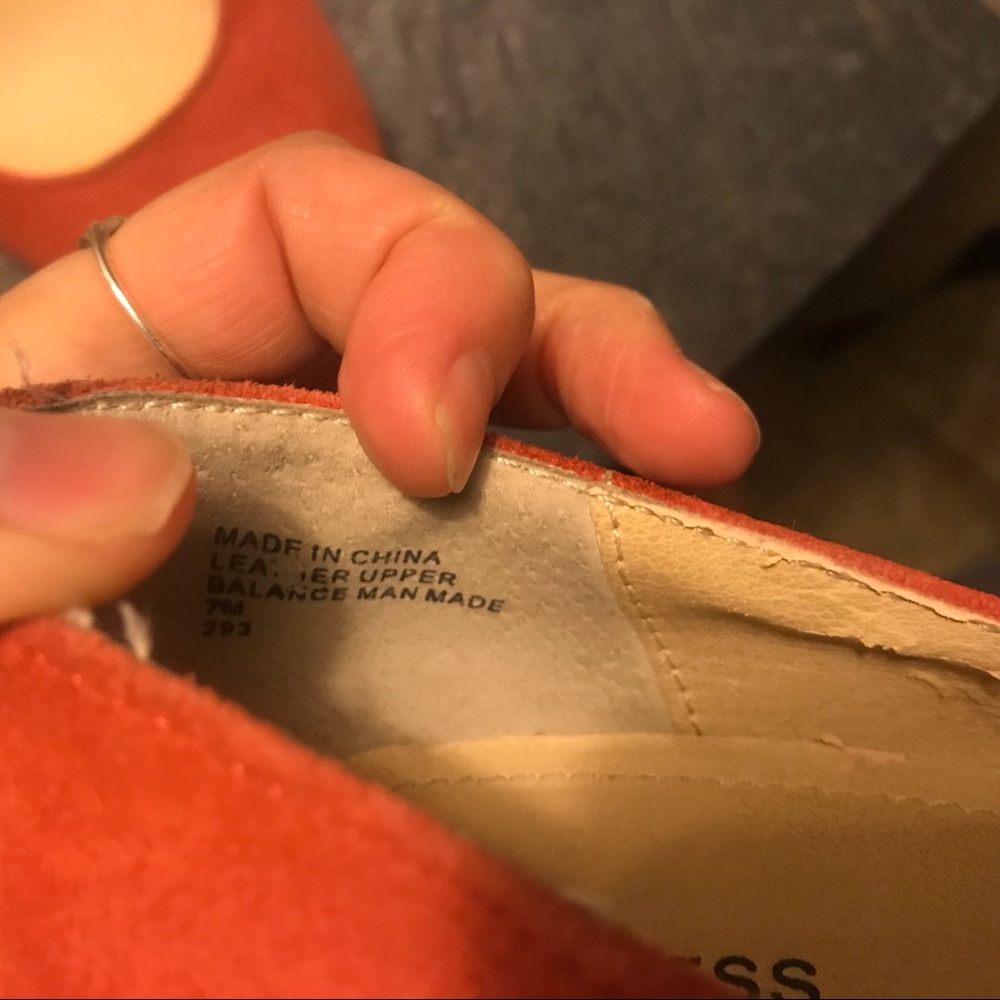 Express Pink Heels - Picture 2 of 10
